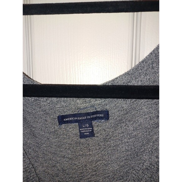 American Eagle V Neck Pullover Knit Sweater Womens L Gray Longsleeve Lightweight - Picture 3 of 5